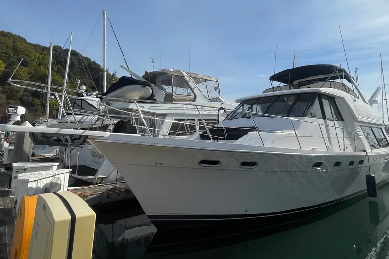 Slide: The Image of Bayliner 4788 Pilot House Motoryacht 1995 - 47