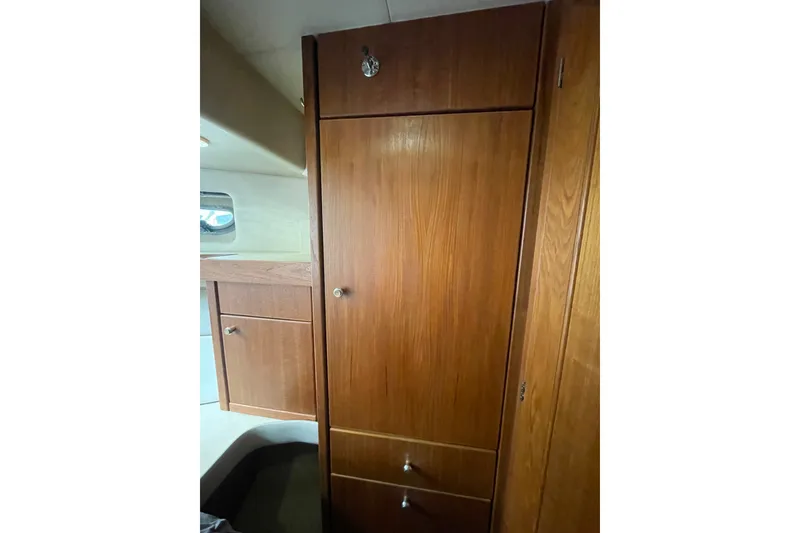 Slide: The Image of Bayliner 4788 Pilot House Motoryacht 1995 - 34