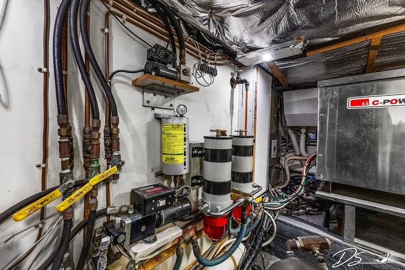 Slide: The Image of Tollycraft 57 Pilothouse Motor Yacht 1993 - 43