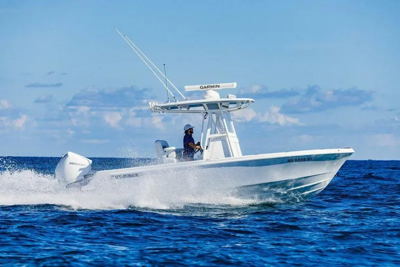 The Image of Reef Runner 230 2027 - 0