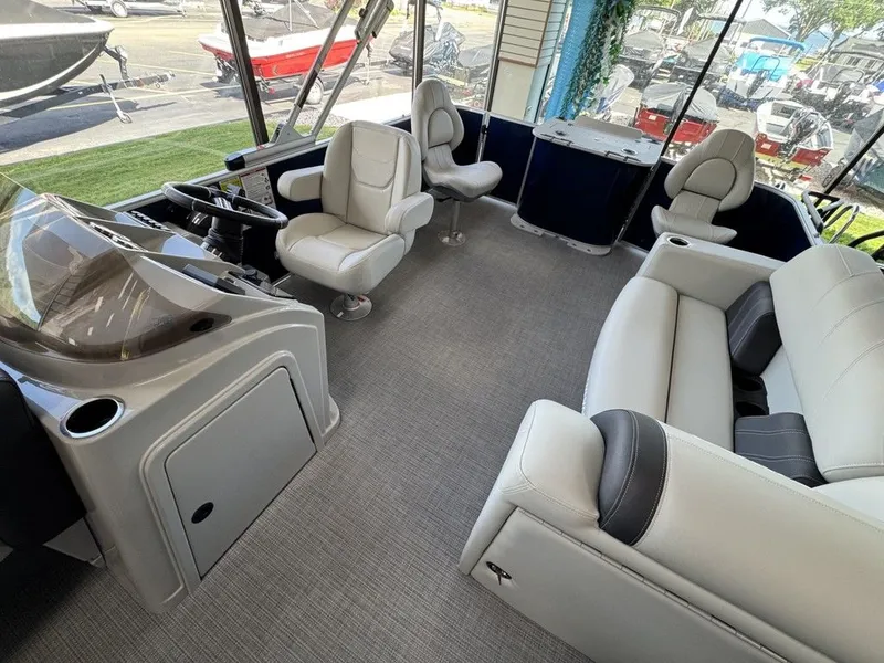 Slide: The Image of Sylvan MIRAGE 8520 PARTY FISH 2026 - 12