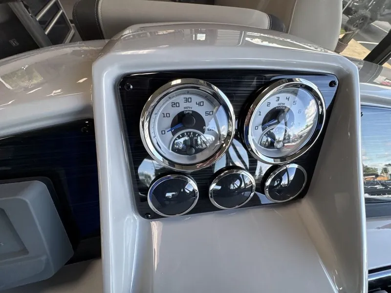 Slide: The Image of Sylvan MIRAGE 8520 PARTY FISH 2026 - 27