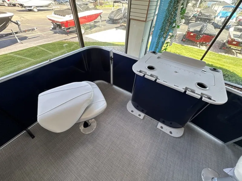 Slide: The Image of Sylvan MIRAGE 8520 PARTY FISH 2026 - 37