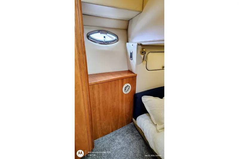 Slide: The Image of Meridian 381 Sedan 2004 - 19