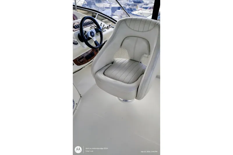 Slide: The Image of Meridian 381 Sedan 2004 - 23