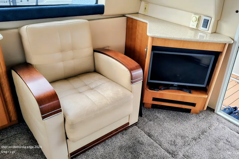 Slide: The Image of Meridian 381 Sedan 2004 - 16