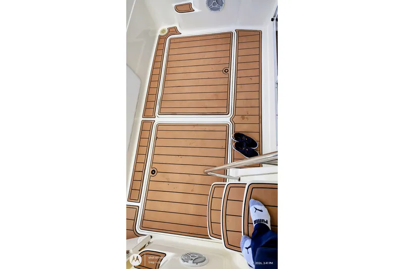 Slide: The Image of Meridian 381 Sedan 2004 - 27