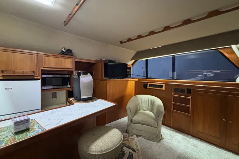Slide: The Image of Chris-Craft 336 Commander 1988 - 14