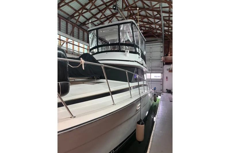 Slide: The Image of Chris-Craft 336 Commander 1988 - 0