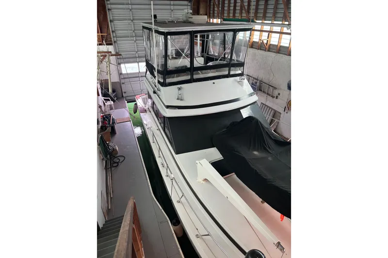 Slide: The Image of Chris-Craft 336 Commander 1988 - 1