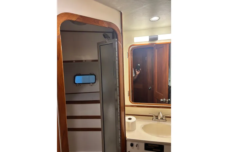 Slide: The Image of Chris-Craft 336 Commander 1988 - 12