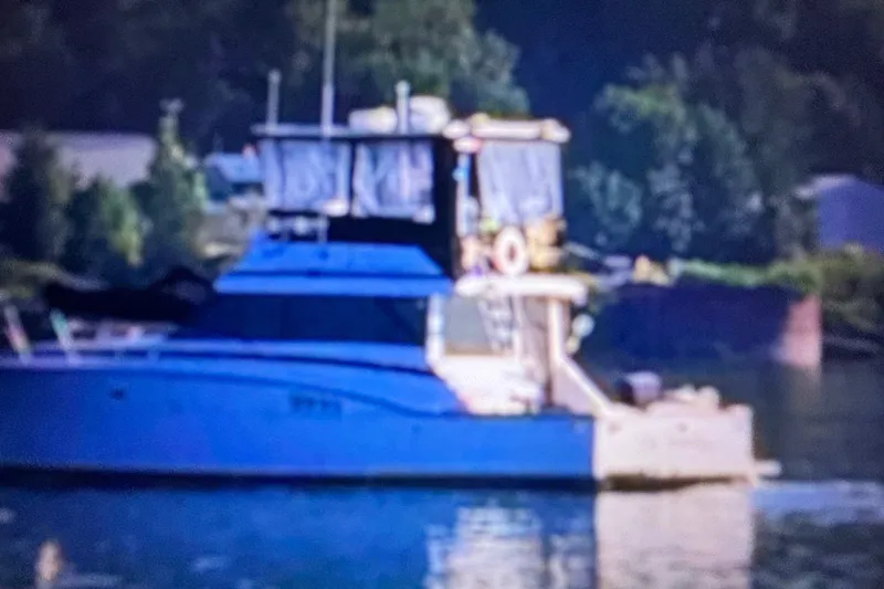 Slide: The Image of Chris-Craft 336 Commander 1988 - 11