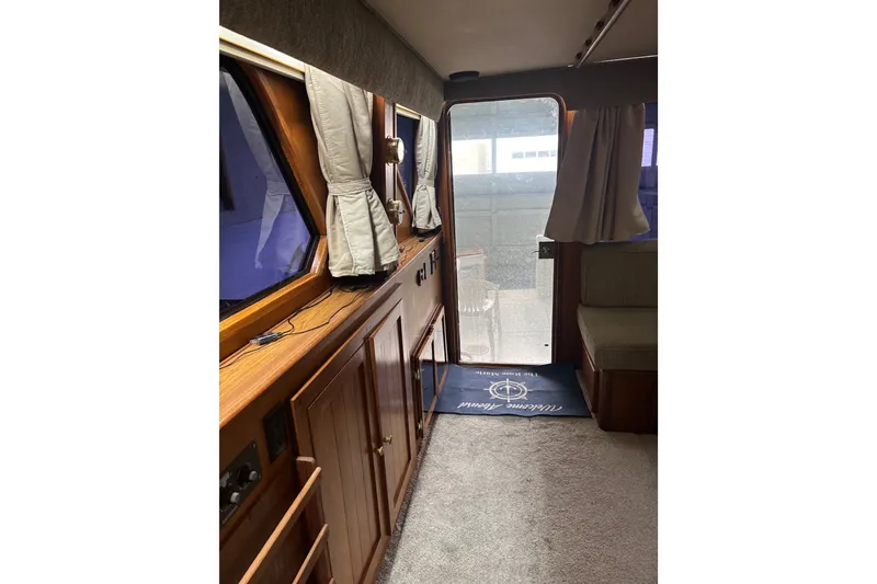 Slide: The Image of Chris-Craft 336 Commander 1988 - 6