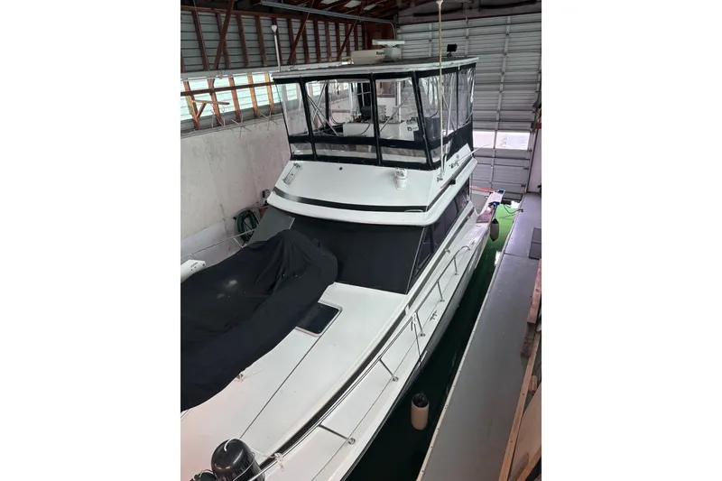 Slide: The Image of Chris-Craft 336 Commander 1988 - 4