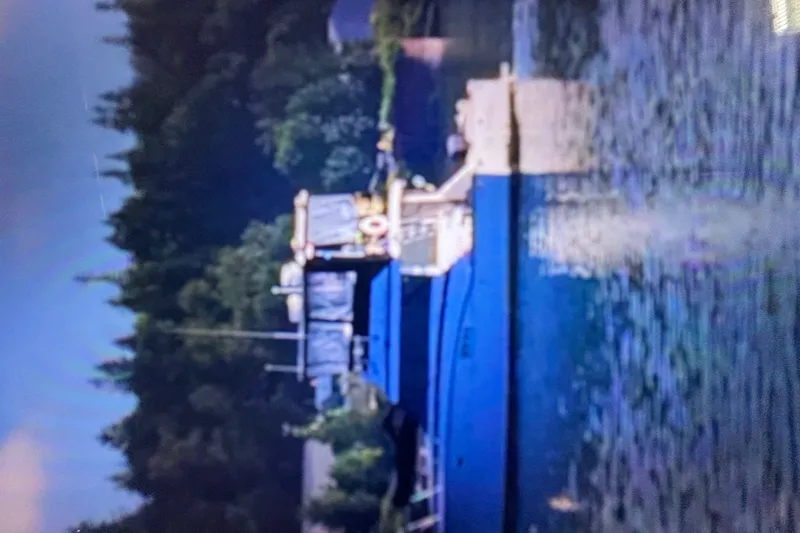 Slide: The Image of Chris-Craft 336 Commander 1988 - 15