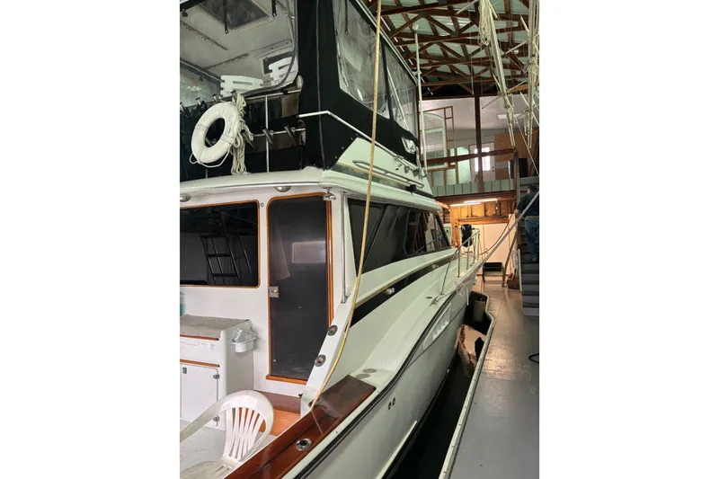 Slide: The Image of Chris-Craft 336 Commander 1988 - 3