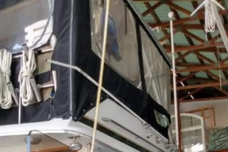 Slide: The Image of Chris-Craft 336 Commander 1988 - 20