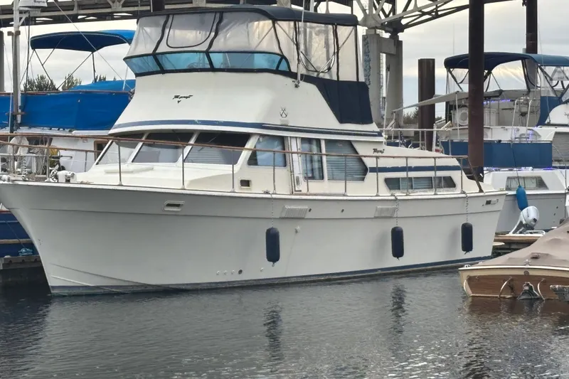 Slide: The Image of Tollycraft 40 Tri-Cabin Motor Yacht 1979 - 9