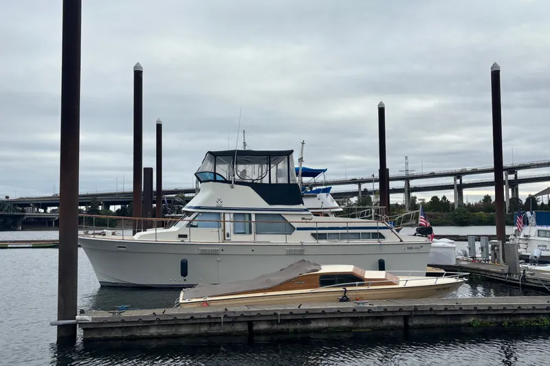 Slide: The Image of Tollycraft 40 Tri-Cabin Motor Yacht 1979 - 8