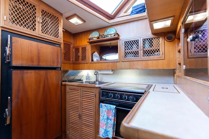 Slide: The Image of Lien Motor Yacht 1991 - 16