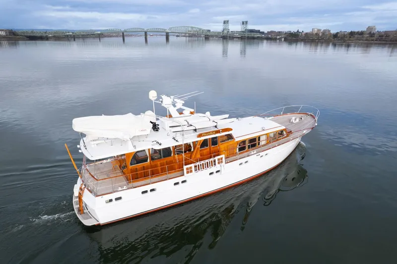 Slide: The Image of De 64 Motoryacht 1965 - 82