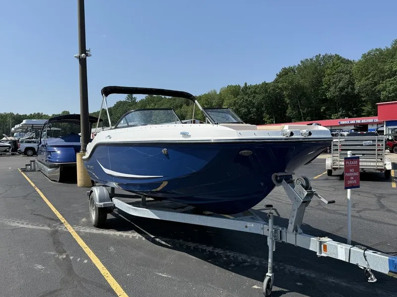 Slide: The Image of Bayliner D20i 2025 - 2