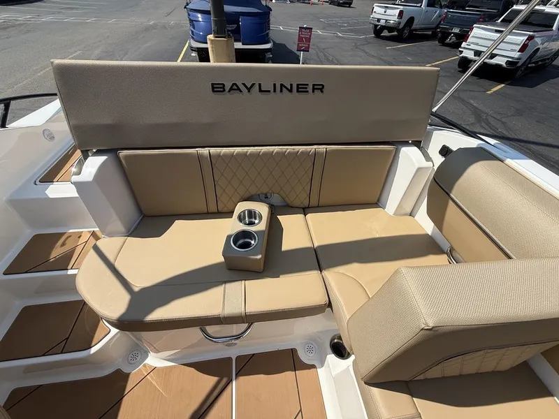 Slide: The Image of Bayliner D20i 2025 - 8