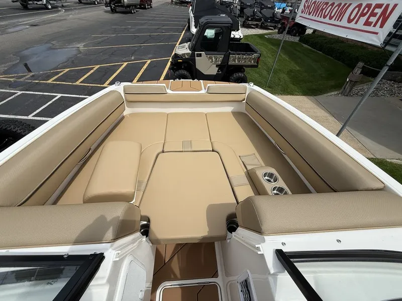 Slide: The Image of Bayliner D20i 2025 - 7