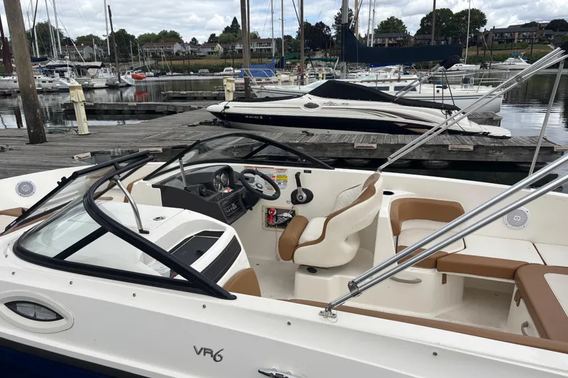 Slide: The Image of Bayliner VR6 Bowrider I/O 2021 - 3
