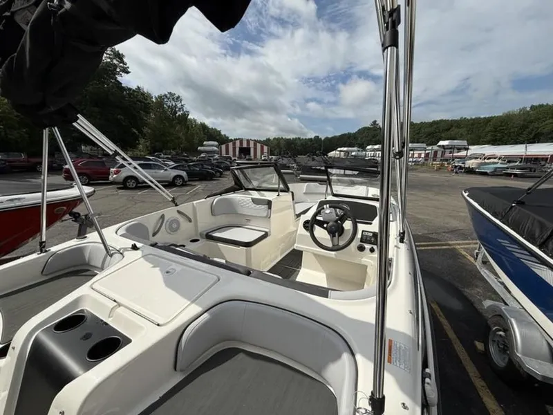 The Image of Bayliner ELEMENT E17 2025 - 0