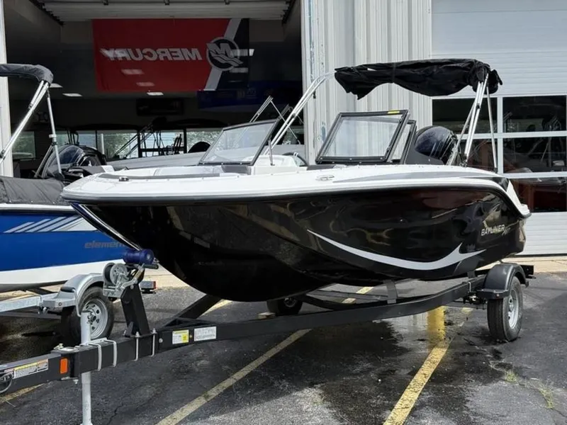 Slide: The Image of Bayliner ELEMENT E17 2025 - 3
