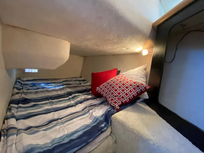 Slide: The Image of Carver Yachts 320 Voyager 1997 - 13