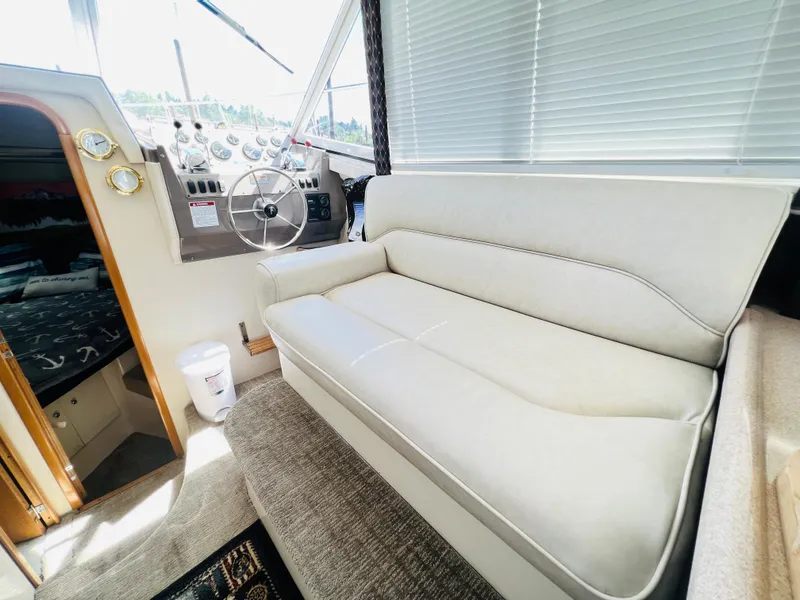 Slide: The Image of Carver Yachts 320 Voyager 1997 - 42
