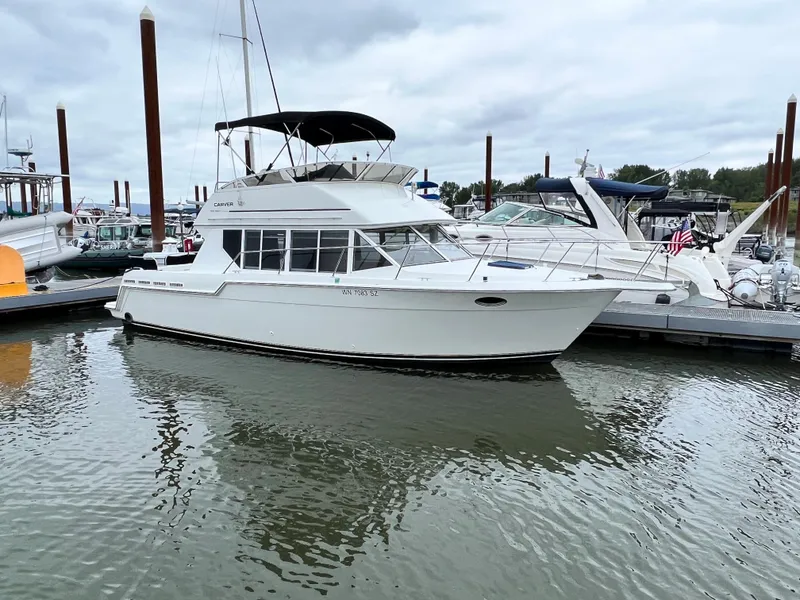 Slide: The Image of Carver Yachts 320 Voyager 1997 - 23