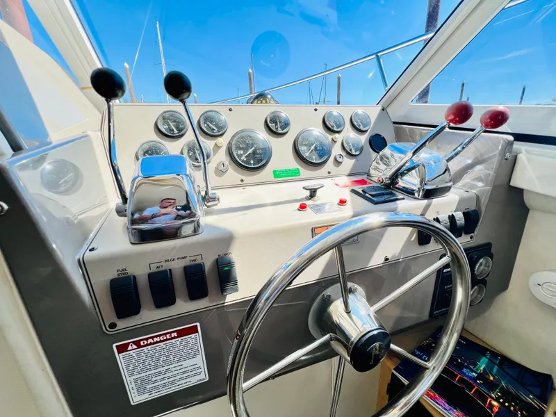 Slide: The Image of Carver Yachts 320 Voyager 1997 - 41