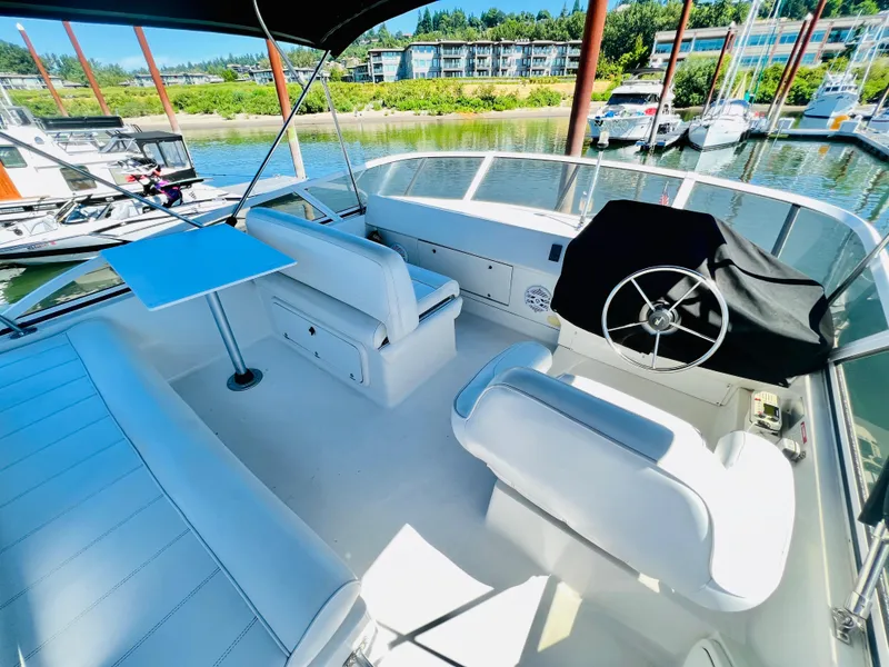 Slide: The Image of Carver Yachts 320 Voyager 1997 - 37