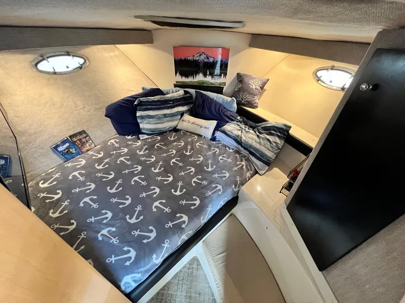 Slide: The Image of Carver Yachts 320 Voyager 1997 - 12