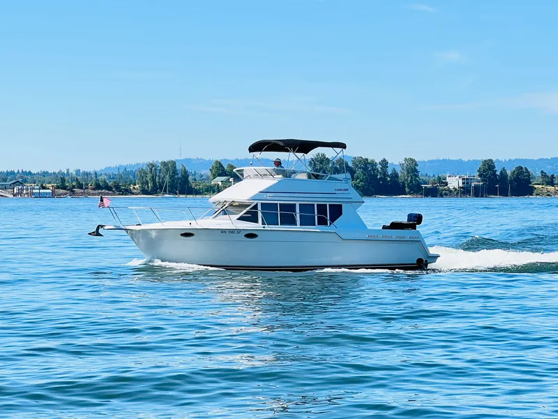 Slide: The Image of Carver Yachts 320 Voyager 1997 - 1