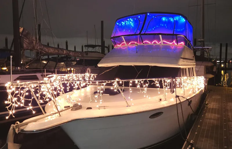 Slide: The Image of Carver Yachts 320 Voyager 1997 - 32