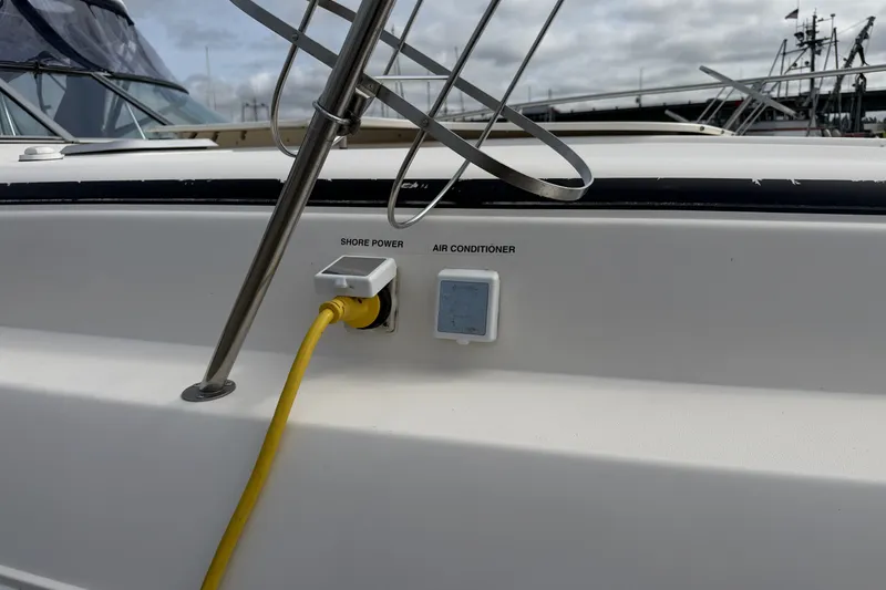 Slide: The Image of Rinker Fiesta Vee 360 2005 - 25