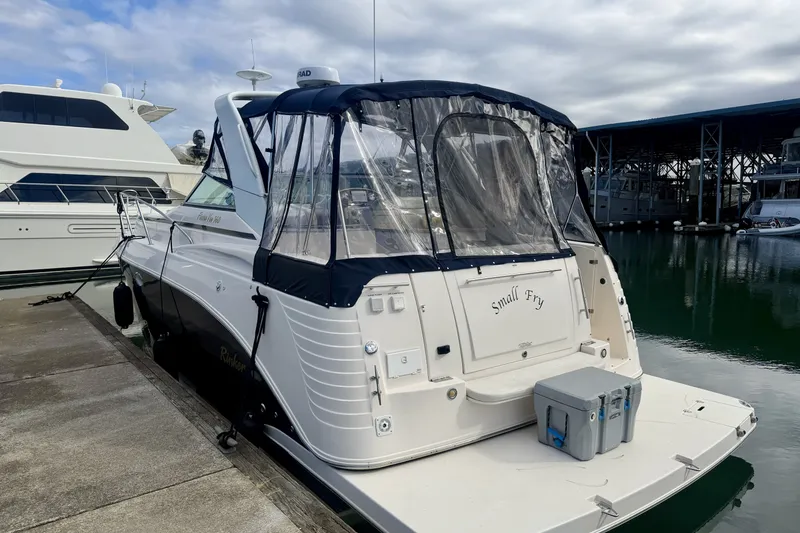 The Image of Rinker Fiesta Vee 360 2005 - 0