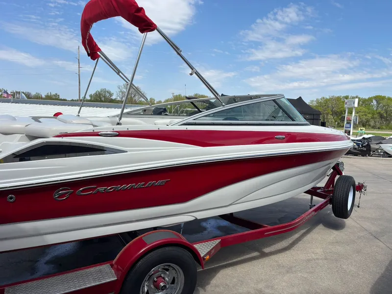 Slide: The Image of Crownline Boats 205 SS 2019 - 3