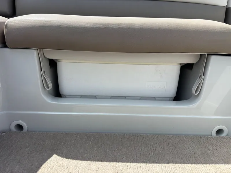 Slide: The Image of Crownline Boats 205 SS 2019 - 10