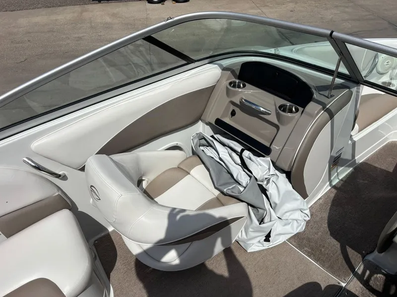 Slide: The Image of Crownline Boats 205 SS 2019 - 11