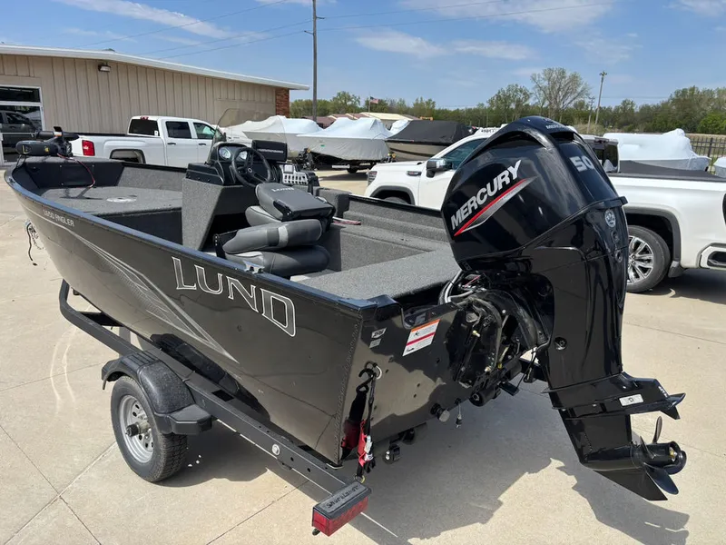 Slide: The Image of Lund 1650 Angler SS 2021 - 3