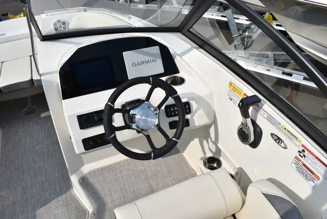 Slide: The Image of Stingray 201DC 2024 - 38