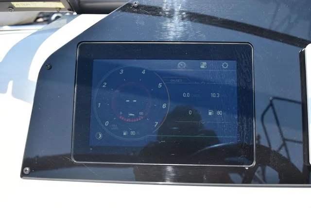 Slide: The Image of Stingray 201DC 2024 - 43