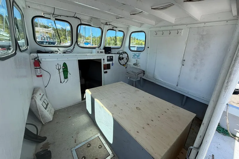 Slide: The Image of Custom Cape Islander 1984 - 16