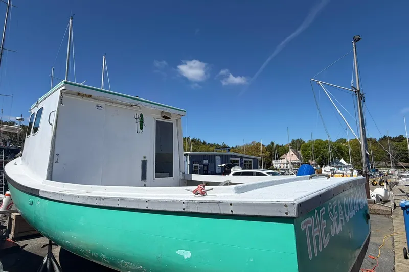 Slide: The Image of Custom Cape Islander 1984 - 47
