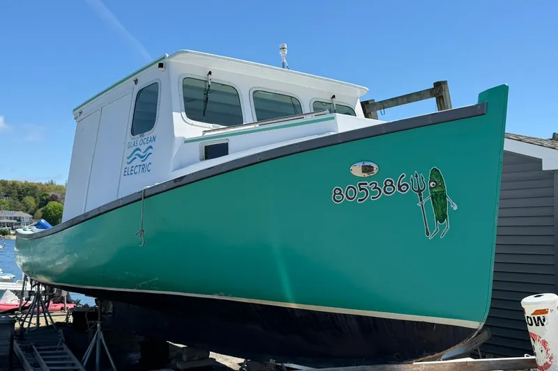 The Image of Custom Cape Islander 1984 - 0